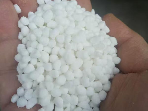 อะไรคือความแตกต่างระหว่างปุ๋ยควบคุมการปลดปล่อยและปุ๋ยที่ปล่อยช้า?